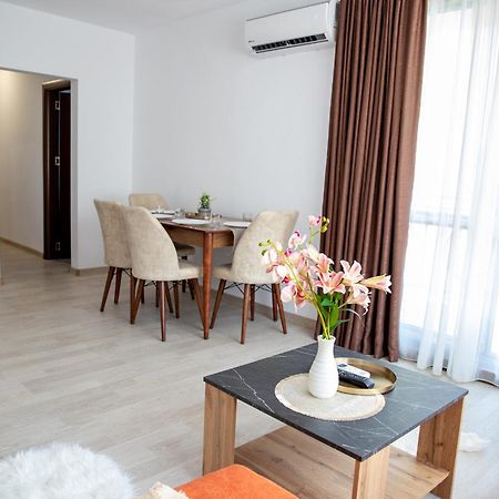 Two-Bedroom Premium Apartment Saints Constantine and Helena Exterior photo